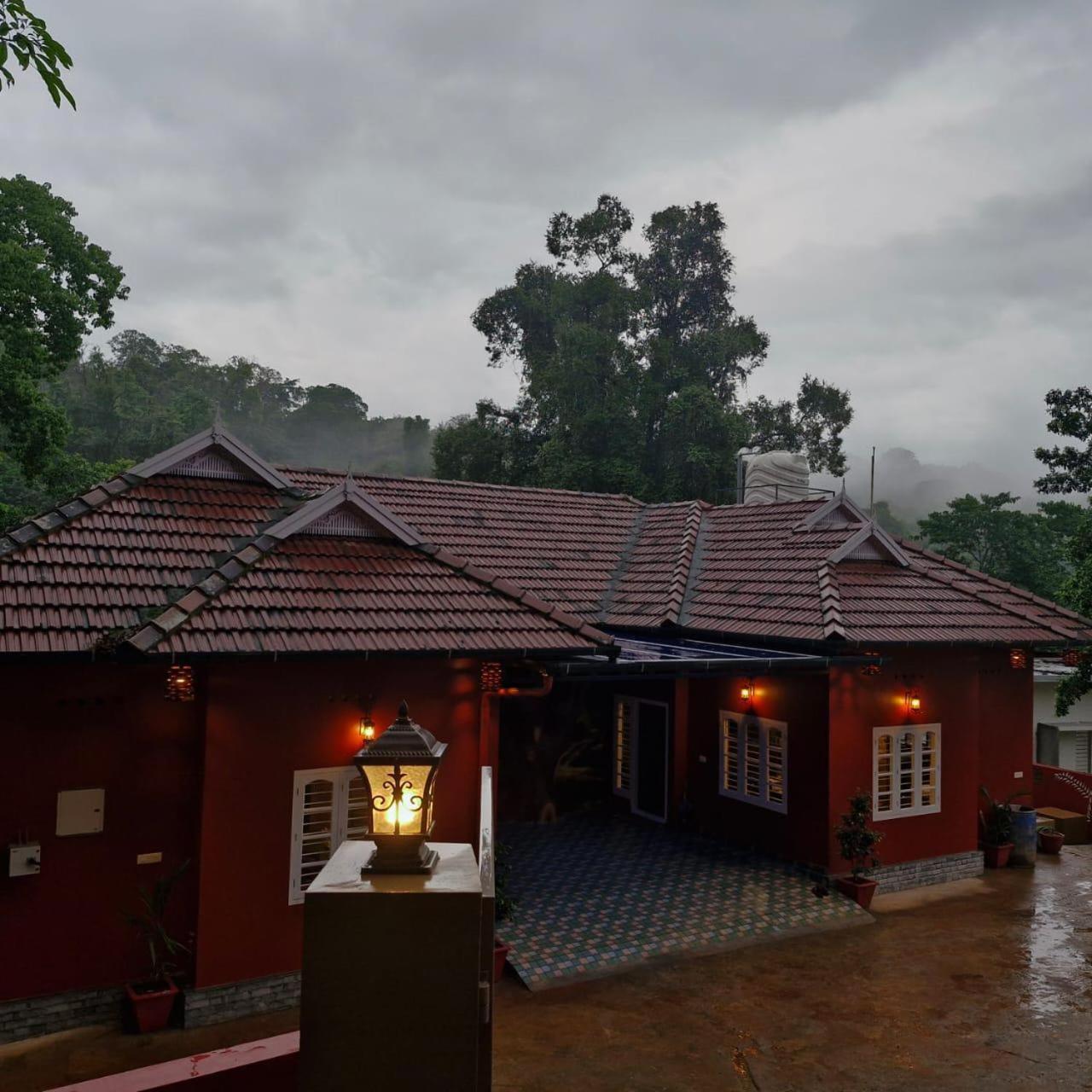 Falcon Riverview Resorts Kuttampuzha 外观 照片